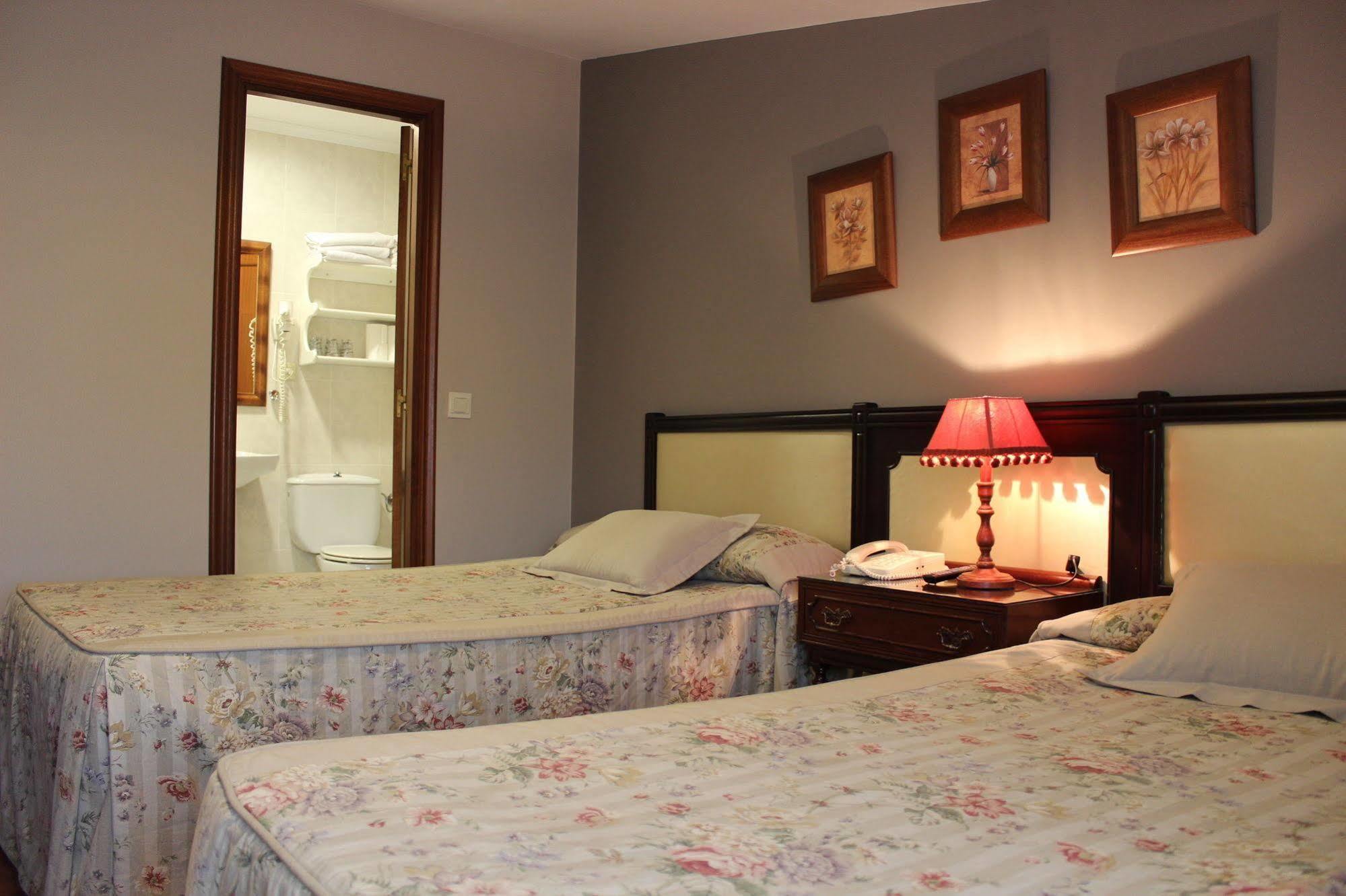 Hotel O Pino Buitenkant foto