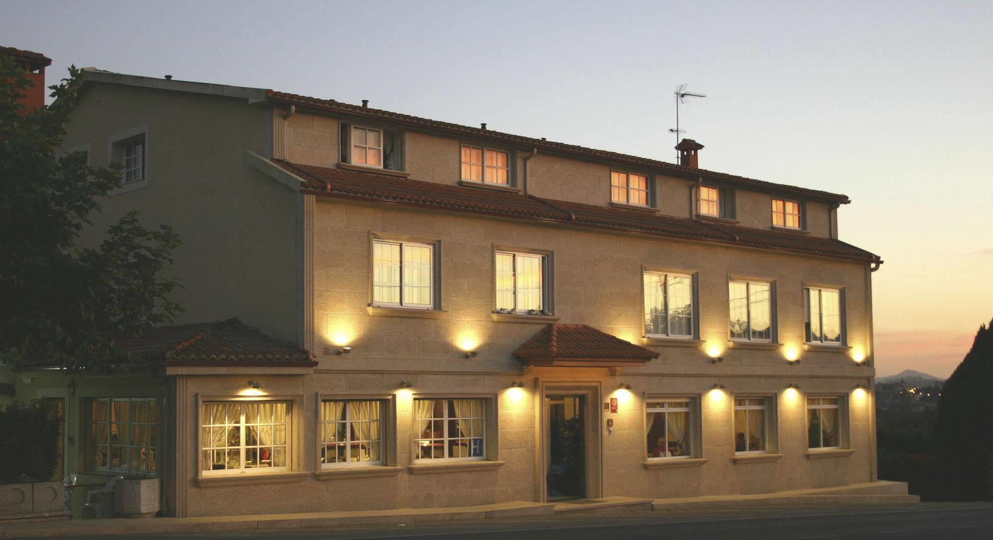 Hotel O Pino Buitenkant foto